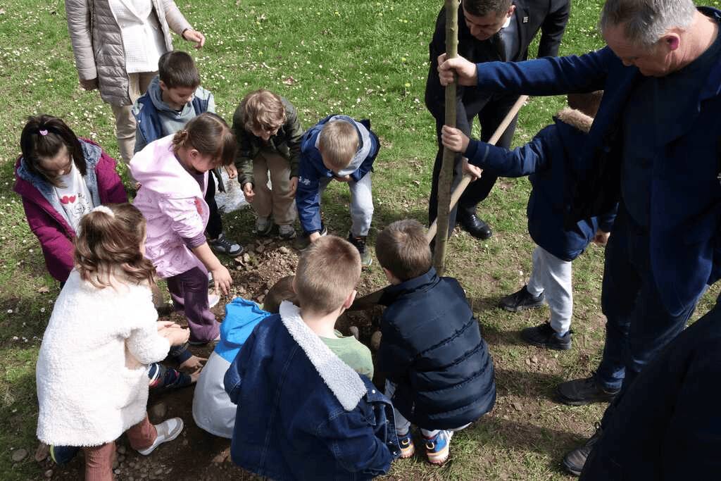 Глас младих за шуме: Објављени награђени литерарни радови